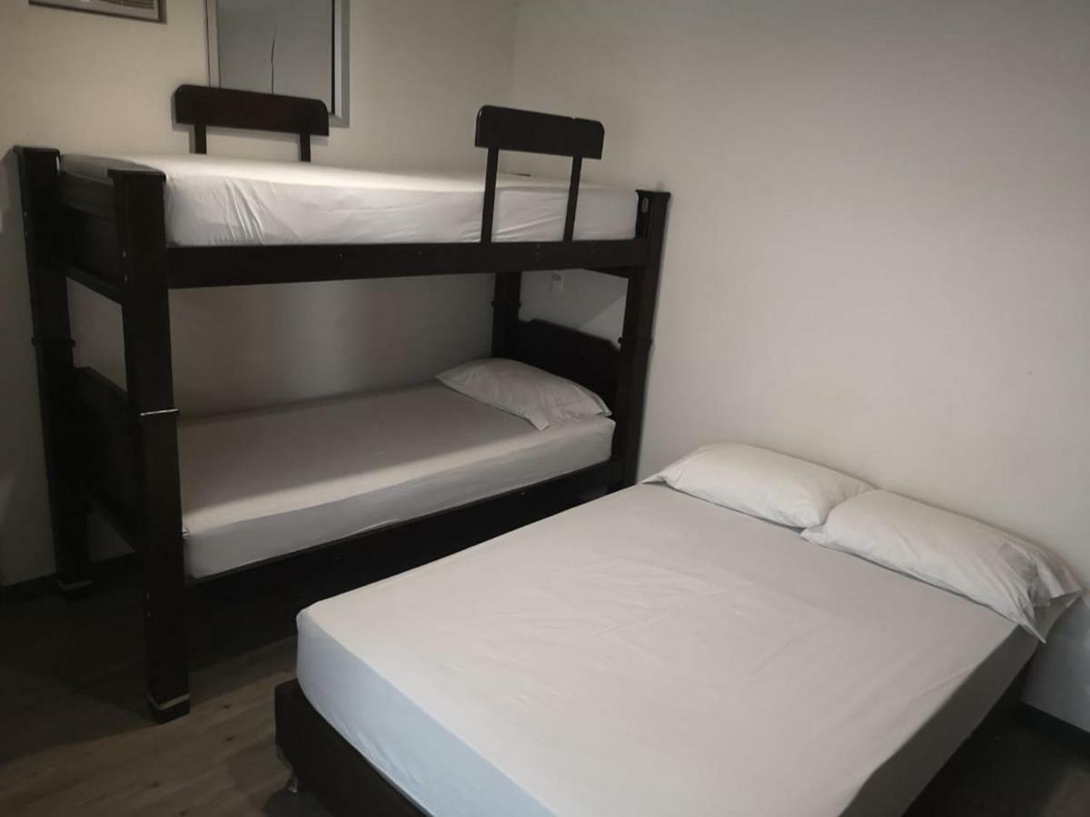 Hostal Cattleya מדיין מראה חיצוני תמונה