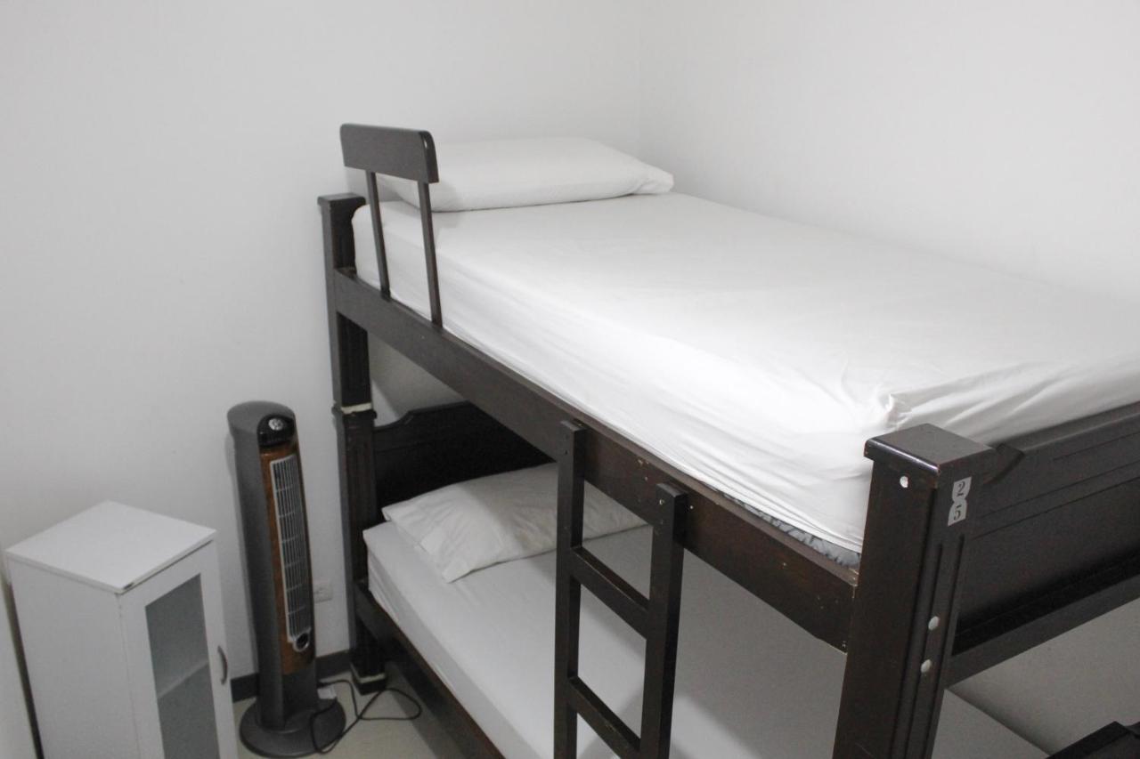 Hostal Cattleya מדיין מראה חיצוני תמונה