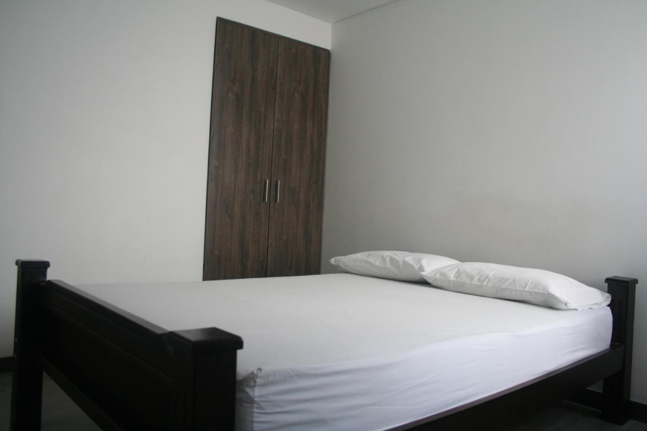 Hostal Cattleya מדיין מראה חיצוני תמונה